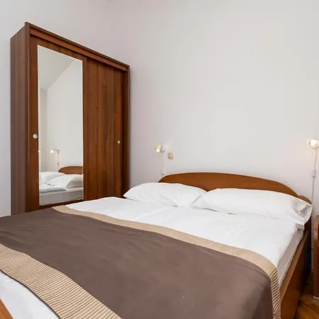 Apartamento Crnekovic Iv