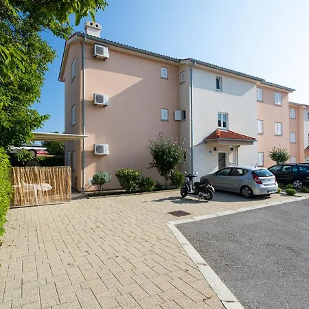 Apartament Crnekovic Iv *