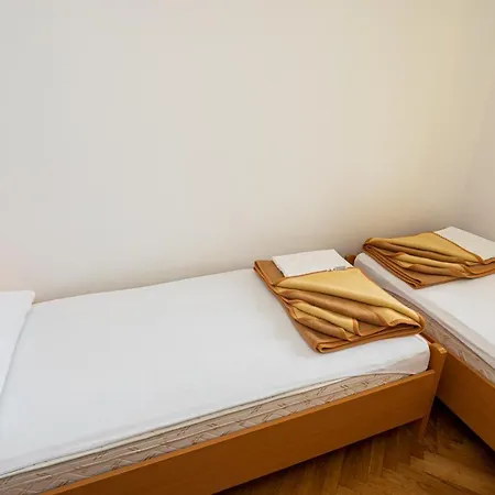 Apartament Crnekovic Iv *